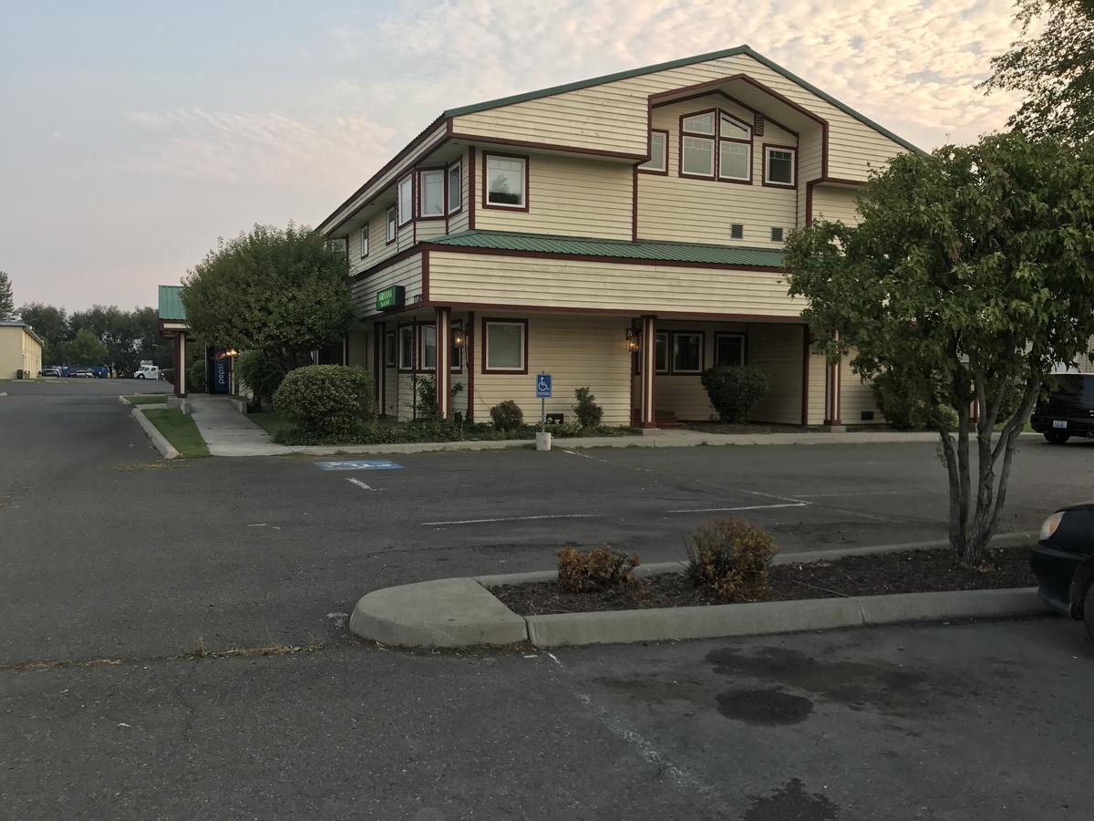 Nirvana Inn & Grill Ellensburg Exteriör bild